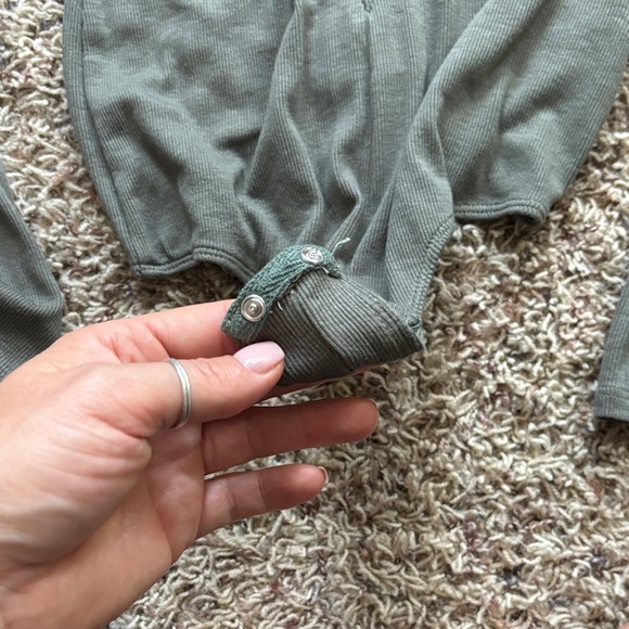 Lace-Up Long Sleeve Bodysuits in Black and Olive lot - Picture 5 of 7